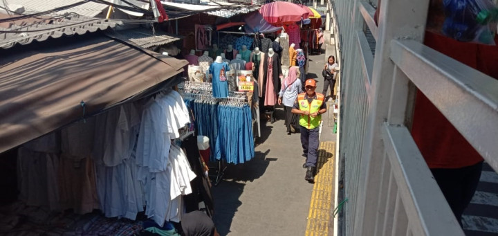 PKL Bayar Rp1 Juta per Bulan Berdagang di Trotoar