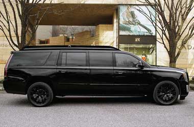 Pasang Bodi Anti Peluru, Cadillac Escalade ESV Tampil Mewah