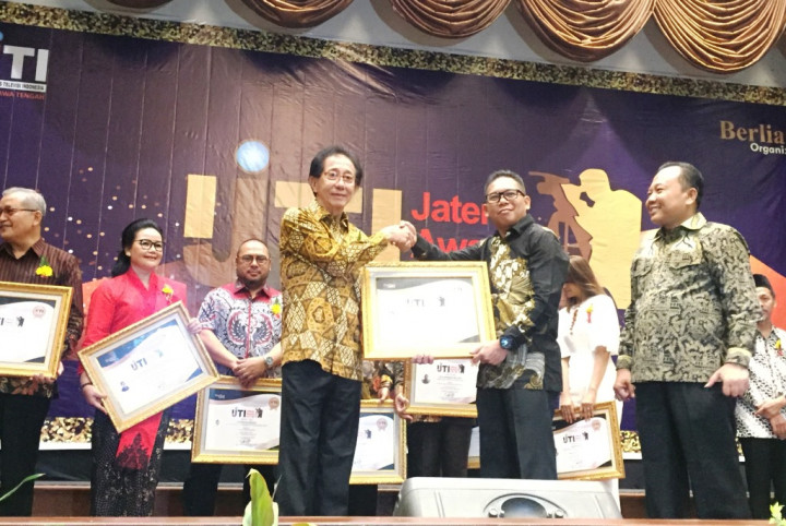 Raih IJTI Jateng Awards, Direktur Sido Muncul Dipuji Inspiratif