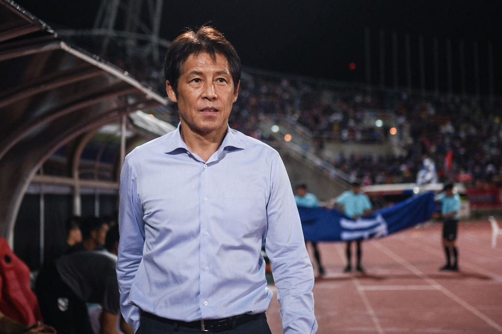 Pelatih Thailand, Akira Nishino. (CHALINEE THIRASUPA / AFP)
