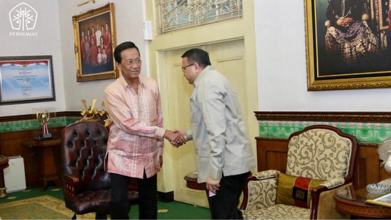 Gubernur Yogyakarta Sri Sultan Hamengkubuwono X  bertemu Ketua Umum BPP PERHUMAS, Agung Laksamana. Istimewa