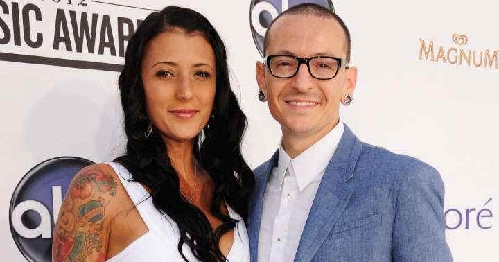 Mantan Istri Chester Bennington Membuka Asmara Baru