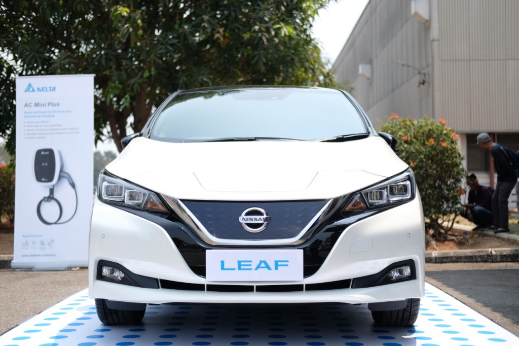Nissan Leaf 100 persen ditenagai energi listrik. Medcom.id/Ekawan Raharja
