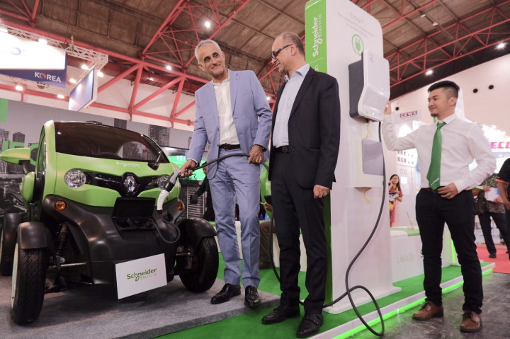 Peluang Besar Menanti Produsen Pencatu Daya Mobil Listrik