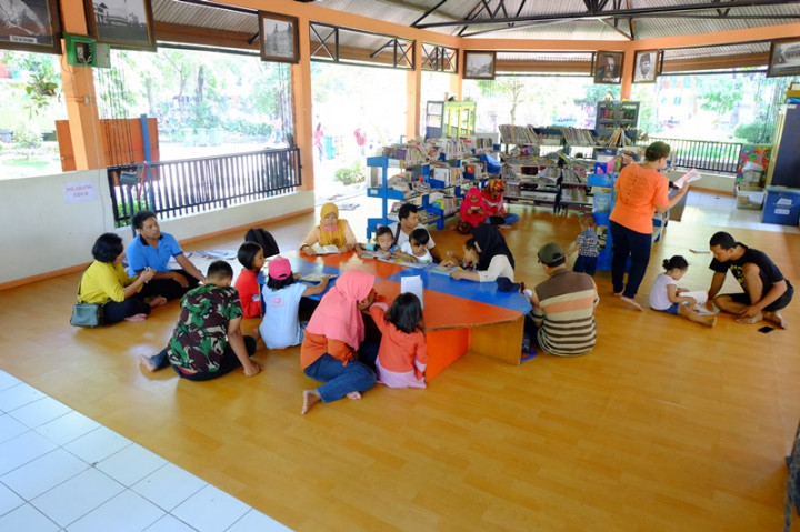 Pemkot Surabaya Akan Tambah 66 Taman Bacaan
