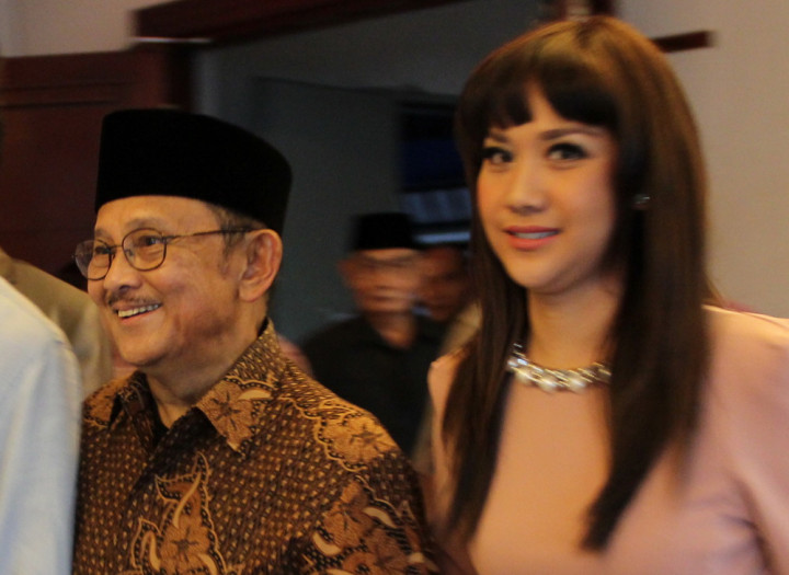 Kepergian Habibie Remukkan Hati BCL