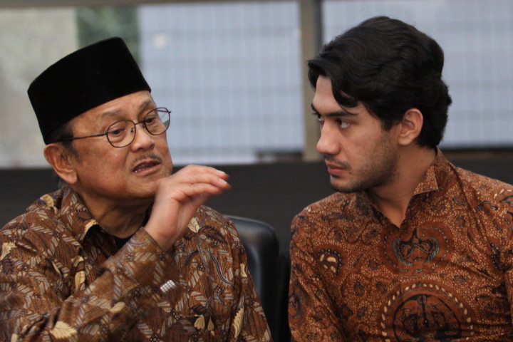 Kenangan Tak Terlupakan Reza Rahadian Bersama Habibie