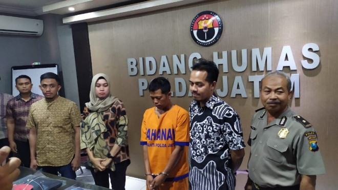 Subdit IV Renakta Ditreskrimum Polda Jatim merilis kasus sodomi di Mapolda Jatim. (Medcom.id/Amal). 