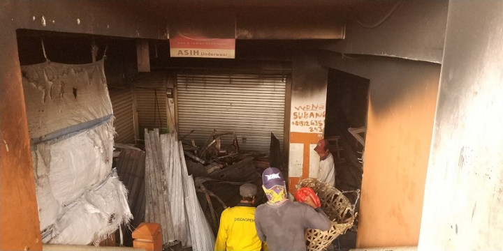 64 Kios Terbakar di Pasar Baru Bekasi