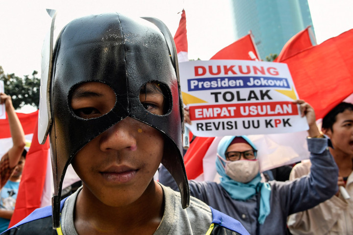 Unjuk Rasa Massa Pendukung Revisi UU KPK