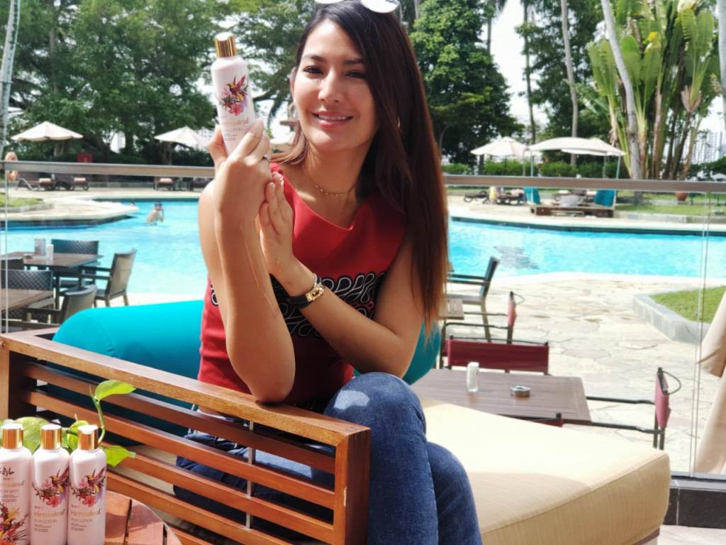 Maria Selena juga bangga bisa bersanding dengan brand ambassador sebelumnya, yaitu aktris Christine Hakim. (Foto: Yatin/Medcom.id)