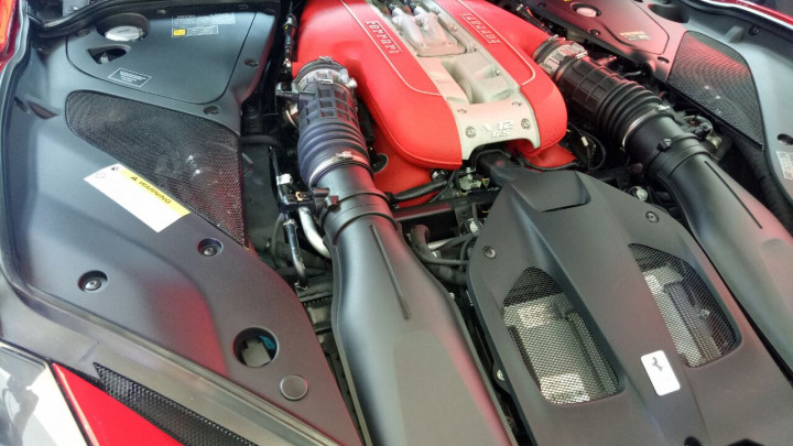 Ferrari Bakal Pertahankan Mesin V12