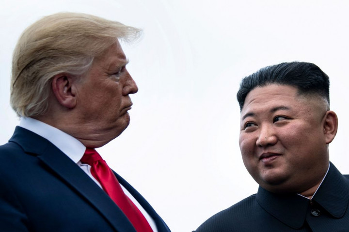 Lewat Surat, Kim Jong-un Undang Trump ke Korut