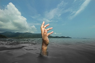 Dua Wisman Tewas di Perairan <i>Devil's Tear</i> Bali