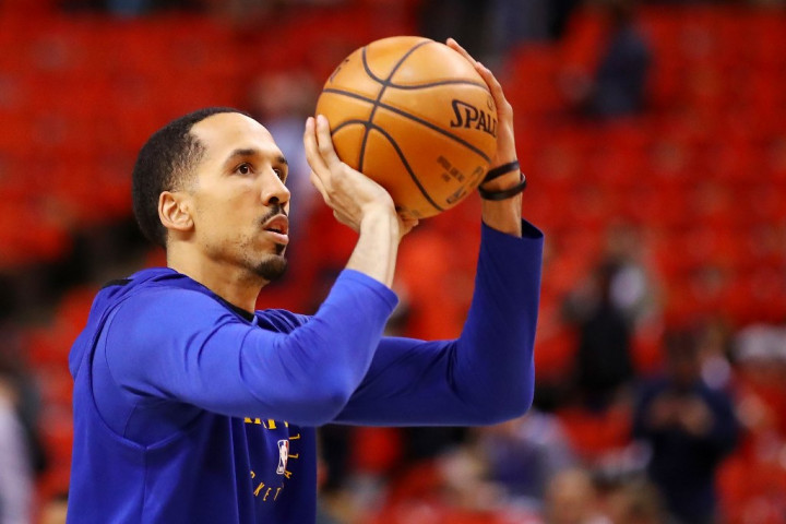 Shaun Livingston Gantung Sepatu