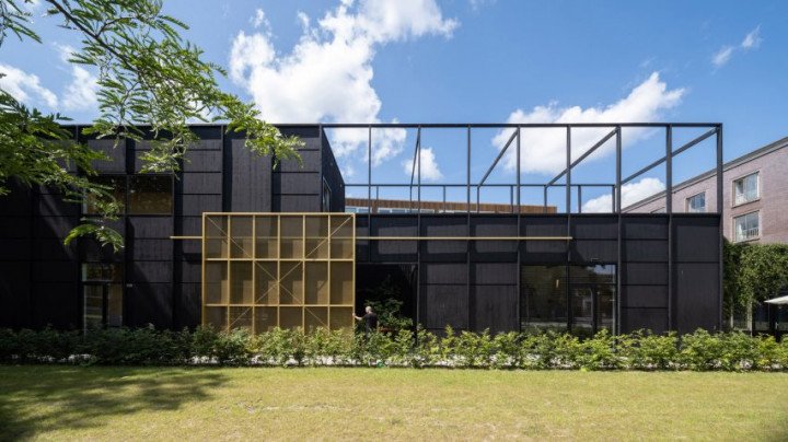 Bekas Gudang Dijadikan Rumah Minimalis, Hasilnya Wow!