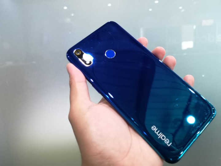 Ini Pengalaman Menjajal realme 3