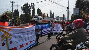 KAI Sosialisasi Keselamatan di Perlintasan Sebidang