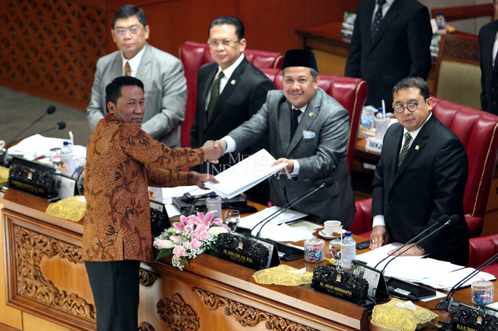 Suasana Saat DPR Sahkan Revisi UU KPK