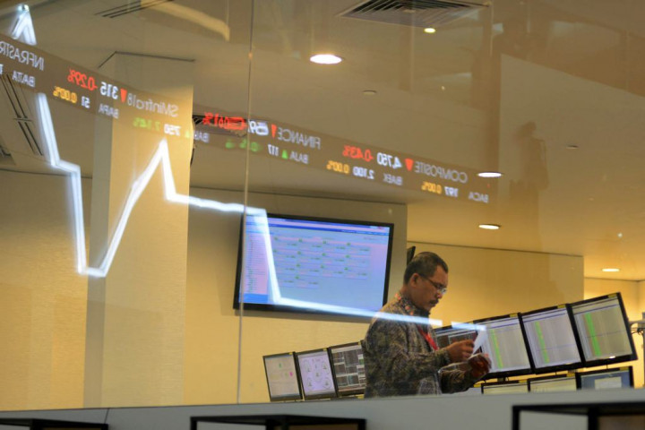 Rupiah Tembus Rp14.100/USD, IHSG Cerah