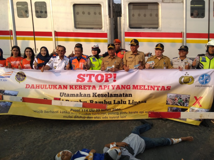 PT KAI Kampanye 'Dahulukan Kereta Api'
