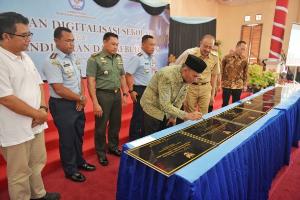 Mendikbud Luncurkan Digitalisasi Sekolah di Natuna