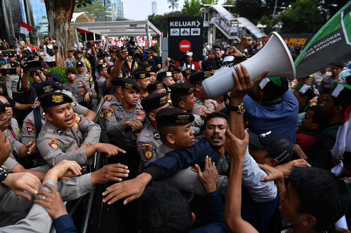 Aksi HMI Tolak Firli Bahuri dan RUU KPK Ricuh