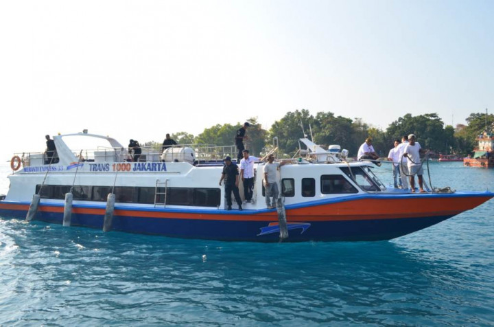 Kapal Cepat Trans 1000 Berlayar Oktober
