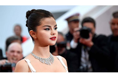 Selena Gomez Produseri Serial Dokumernter Netflix