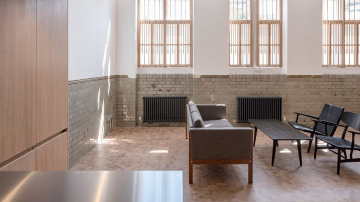 Interior Apartemen Ini Terbuat dari 30 Ribu Balok Kayu