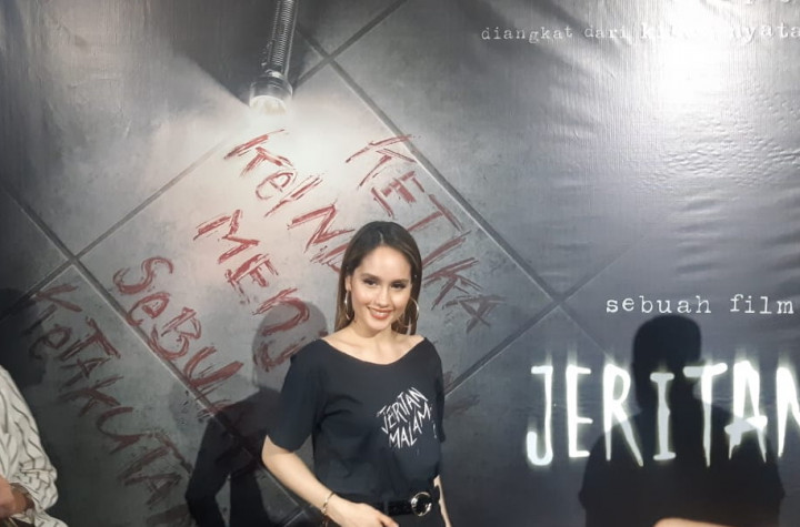 Cinta Laura Tanpa Aksen Inggris di Film Jeritan Malam
