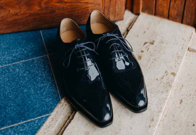 7 Sepatu Kasual yang Harus Dimiliki Pria