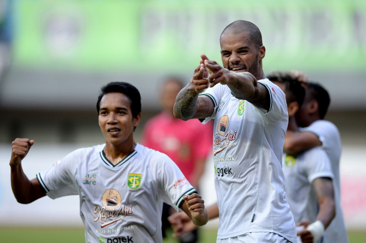 Diwarnai Insiden Masuknya Suporter, Persebaya Kalahkan PSIS