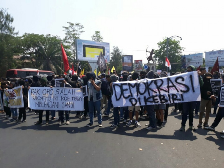 Massa Demo di DPRD Solo