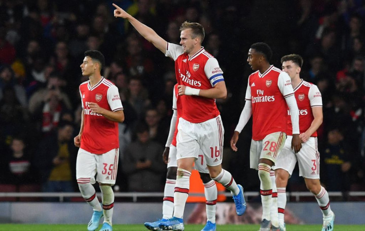 Tottenham Angkat Koper, Arsenal Berpesta Gol ke Gawang Nottingham