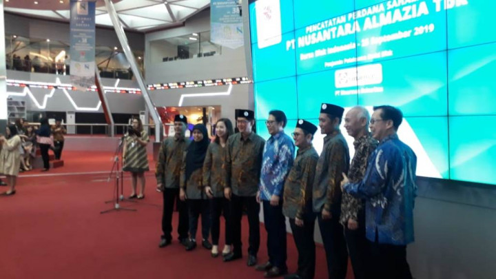 <i>Listing</i> Perdana, Saham Nusantara Almazia Naik 50%