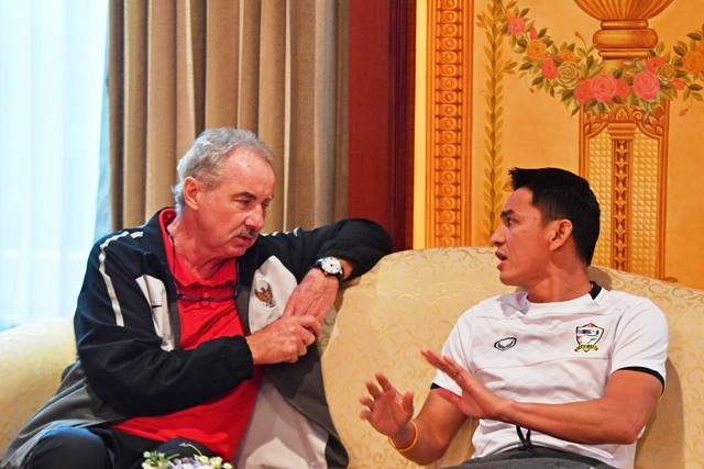 Manajemen Persebaya Memahami Kondisi Kesehatan Alfred Riedl