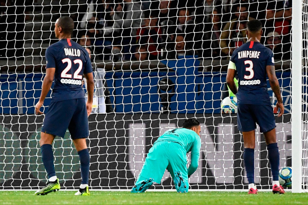 PSG Kalah di Kandang Sendiri