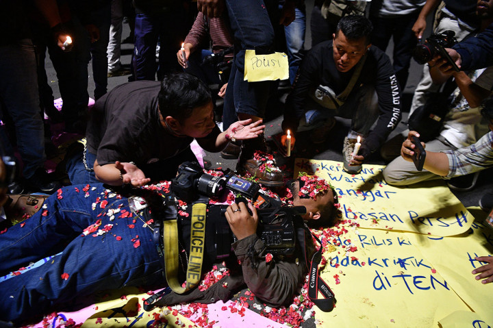 Aksi Teatrikal Kecam Kekerasan Terhadap Jurnalis