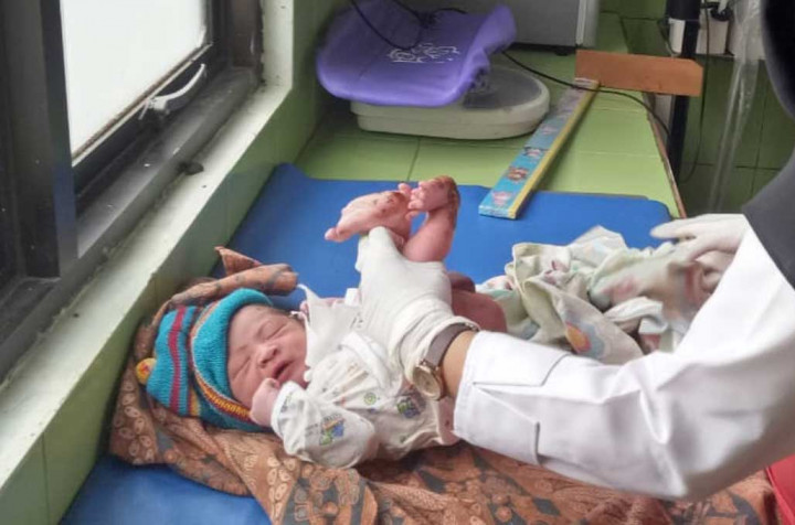 Lahir di AMMDes, Bayi ini Diberi Nama Amdes