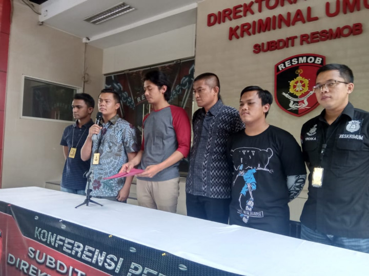 Ananda Badudu Kirim Rp10 Juta kepada Mahasiswa UIN