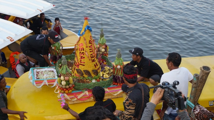 Panen Ikan Melimpah Warga Sedekah Laut