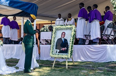 Robert Mugabe Akhirnya Dimakamkan