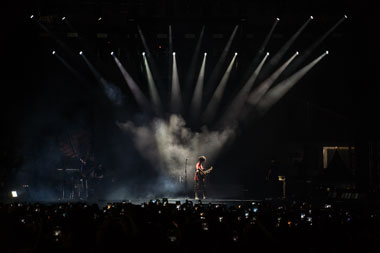 Tampil di Jakarta, The 1975 Ajak Penonton Jaga Lingkungan