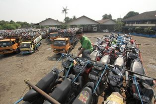 Kapasitas Truk Pengangkut Sepeda Motor Akan Dipangkas