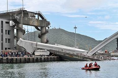 Jembatan di Taiwan Runtuh, 14 Orang Terluka