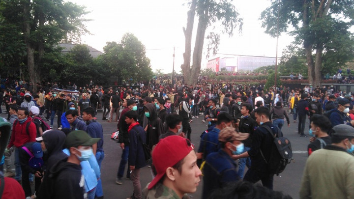 Anarko Diduga Kembali Susupi Aksi di Bandung