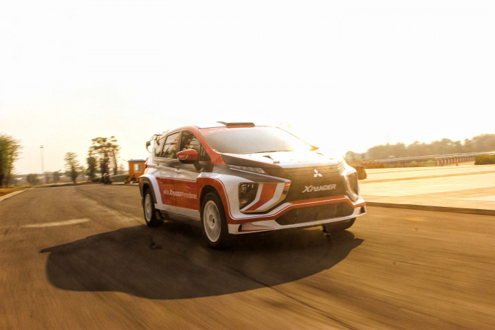 Mencoba Aerodinamika Xpander AP4 di Lintasan Aspal