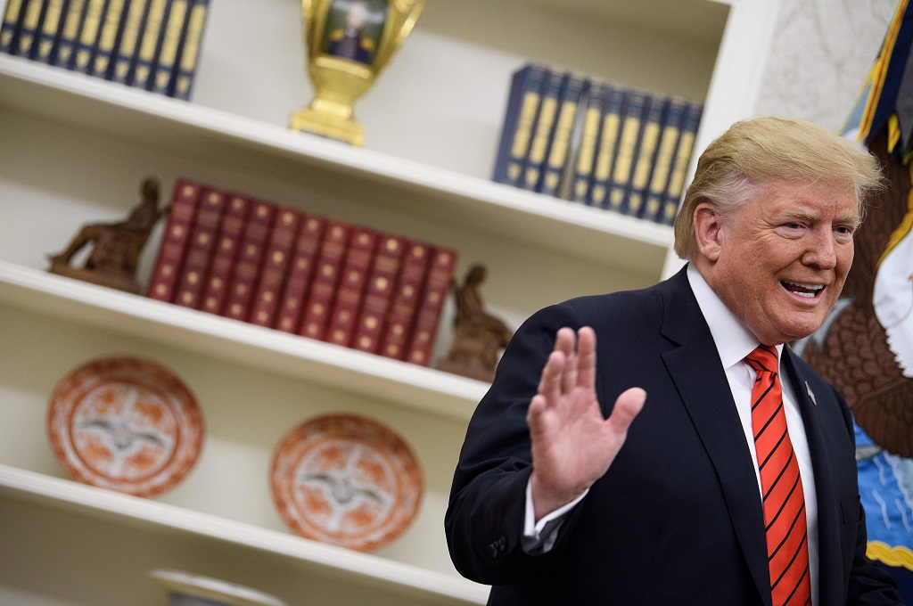 Presiden AS Donald Trump berbicara mengenai whistleblower di Gedung Putih, Washington, 30 September 2019. (Foto: AFP/BRENDAN SMIALOWSKI)