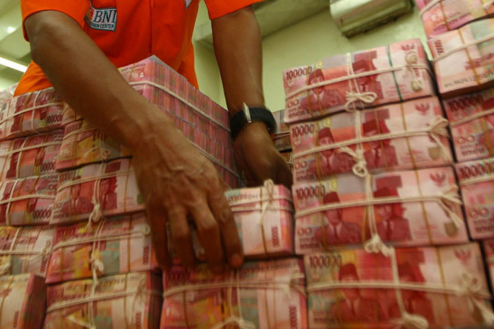 Rupiah Pagi Tertekan ke Rp14.212/USD